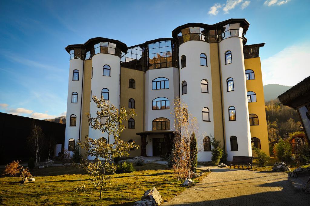 Hotel Castelul De Vis Petroşani Exteriér fotografie