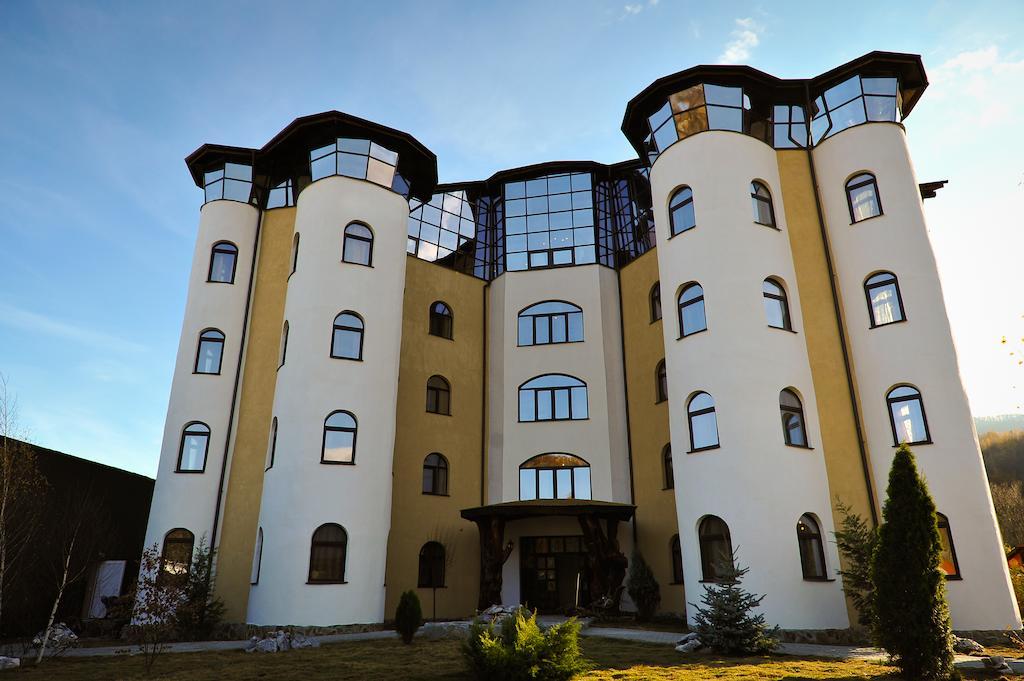 Hotel Castelul De Vis Petroşani Exteriér fotografie