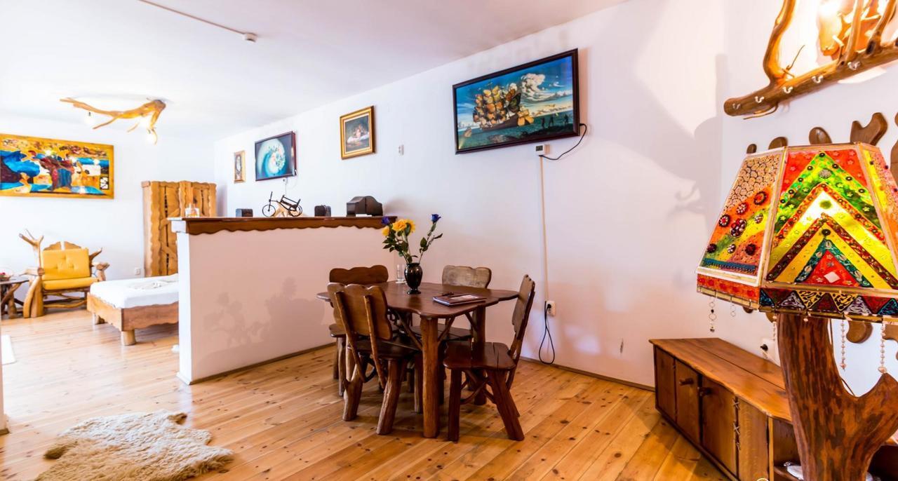 Hotel Castelul De Vis Petroşani Exteriér fotografie