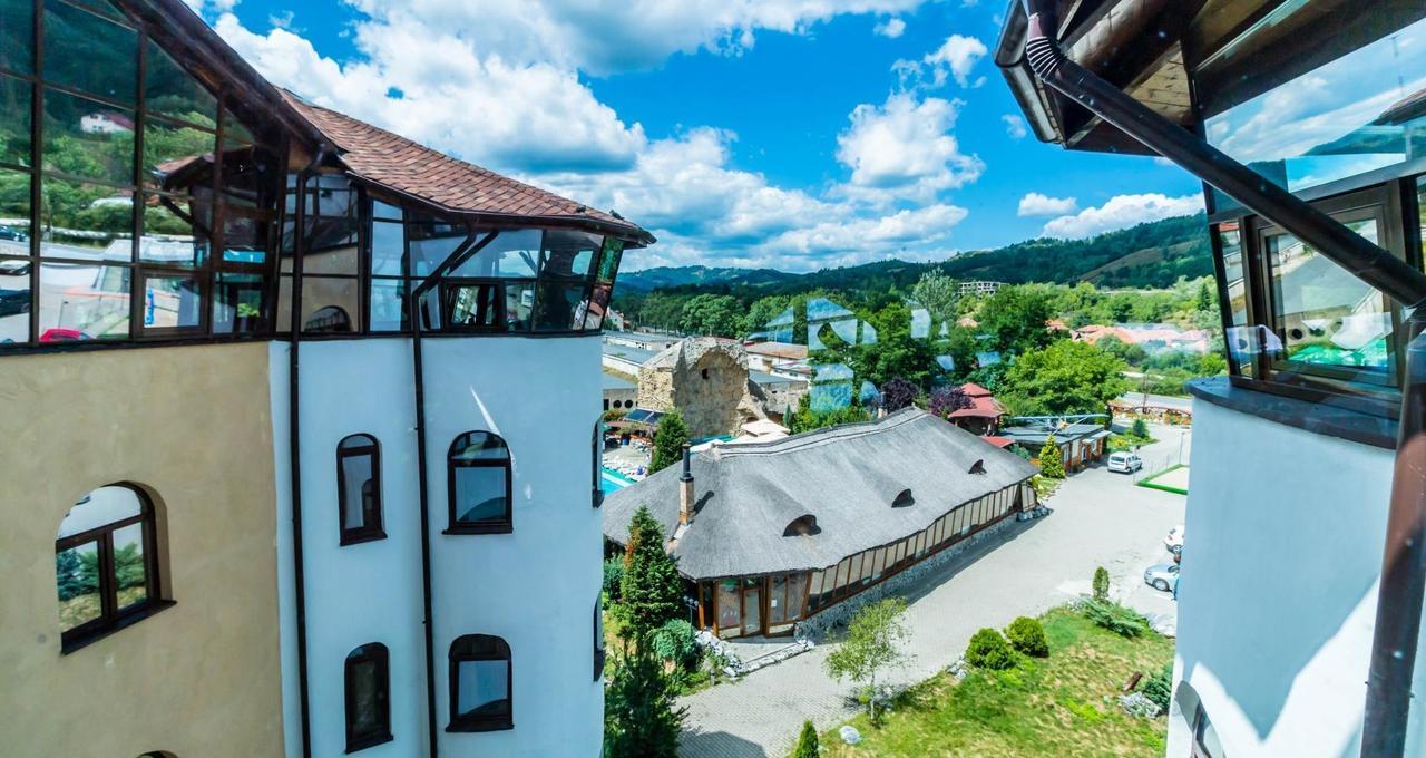 Hotel Castelul De Vis Petroşani Exteriér fotografie