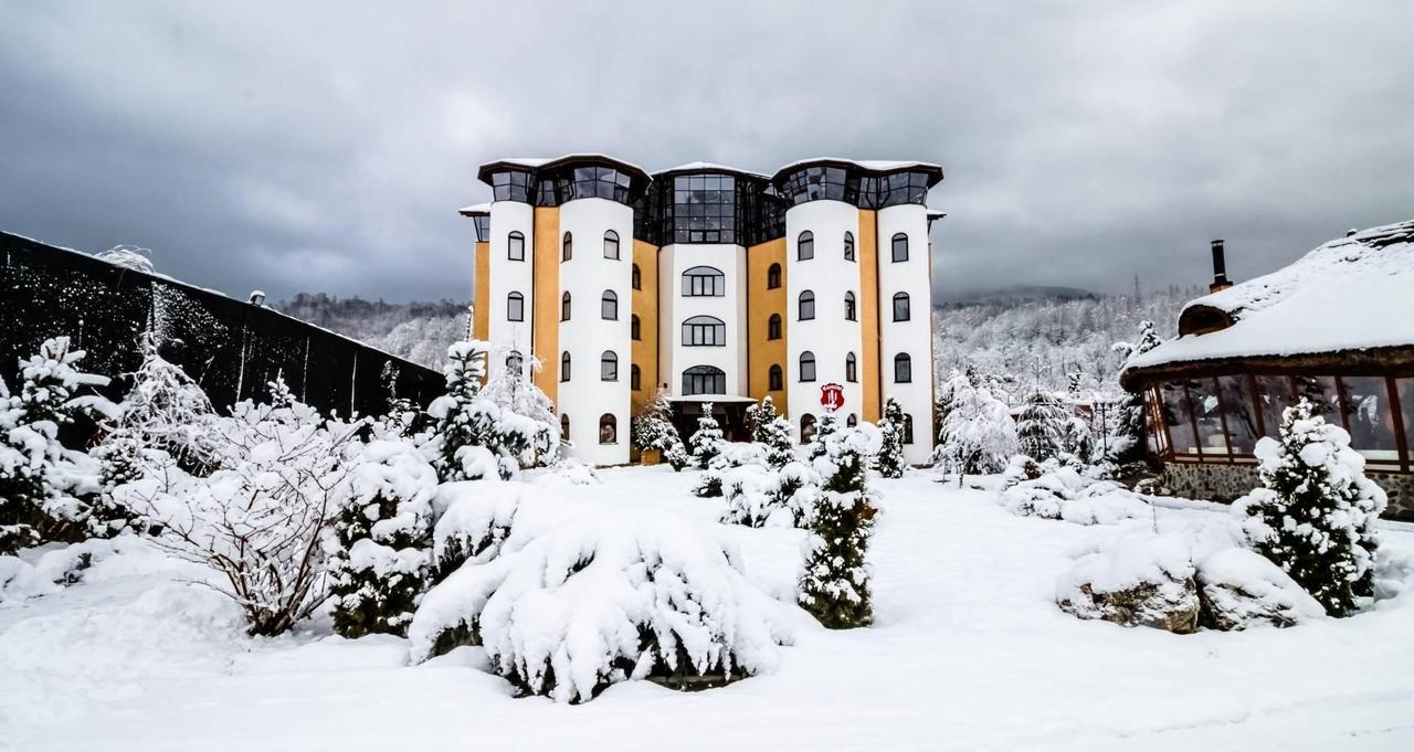 Hotel Castelul De Vis Petroşani Exteriér fotografie